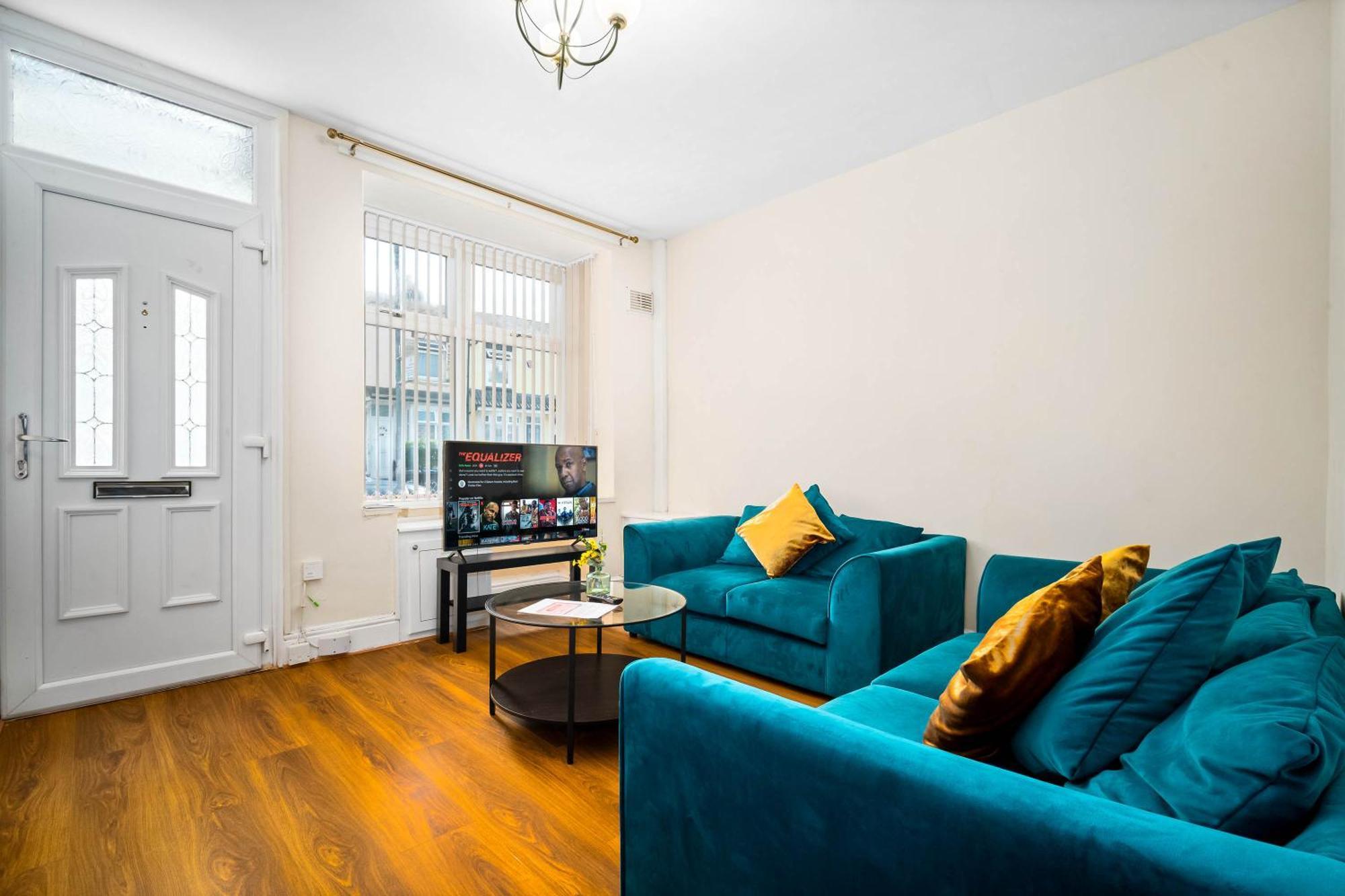 3 Bed House For Contractors & Families And Free Parking Villa Birmingham Exterior photo